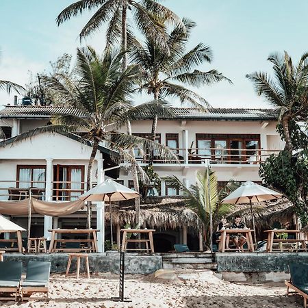 Hotel Amaroo Hikkaduwa Exterior foto